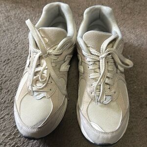 New Balance Women Shoes 7.5
